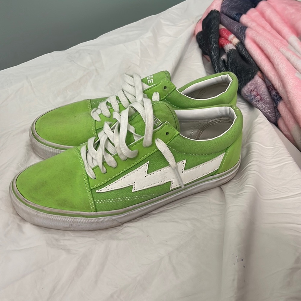 Revenge volt green men’s US 8